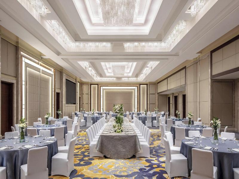 Sheraton Manila Hotel image