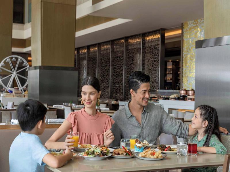 Sheraton Manila Hotel image