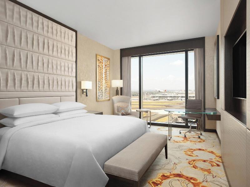 Sheraton Manila Hotel image