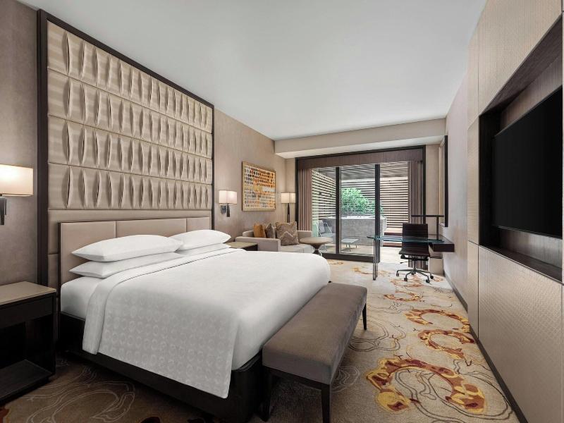 Sheraton Manila Hotel image