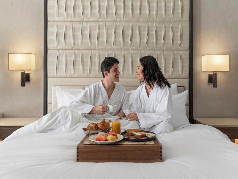 Sheraton Manila Hotel image