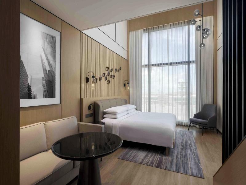 Sheraton Manila Hotel image