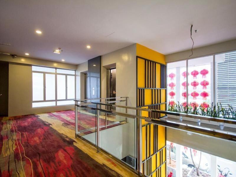 Omg Hotel image
