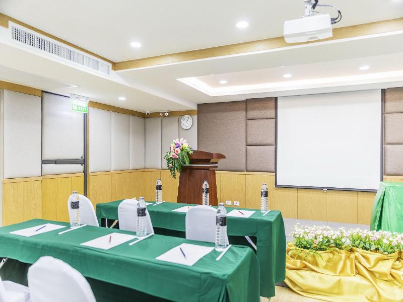 Livotel Hotel Hua Mak Bangkok image