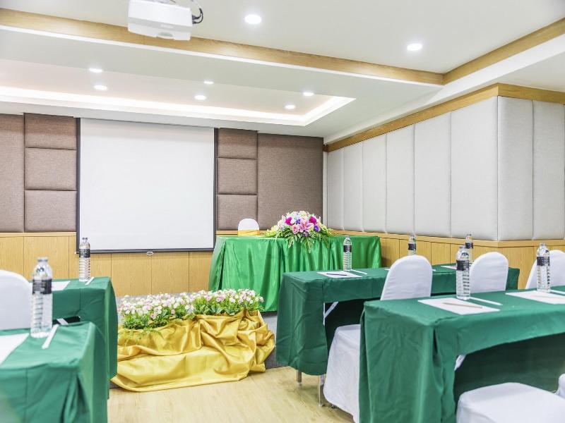 Livotel Hotel Hua Mak Bangkok image