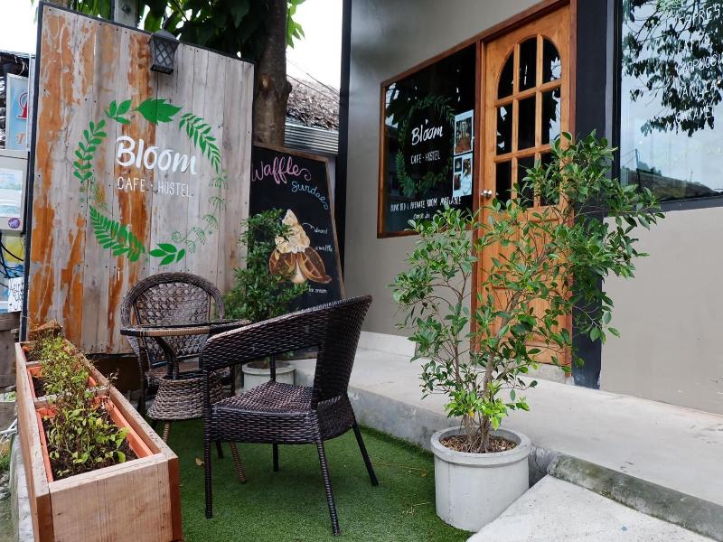 Lipe Bloom Cafe and Hostel image