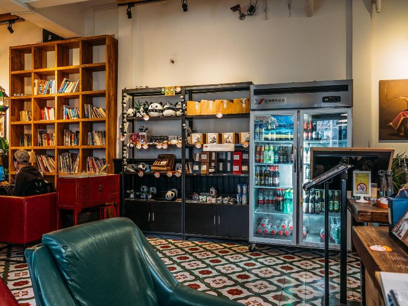 Chengdu Flipflop Lounge Hostel