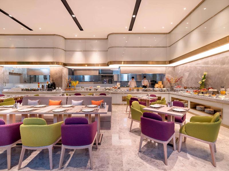 Mercure Chengdu Huapaifang image