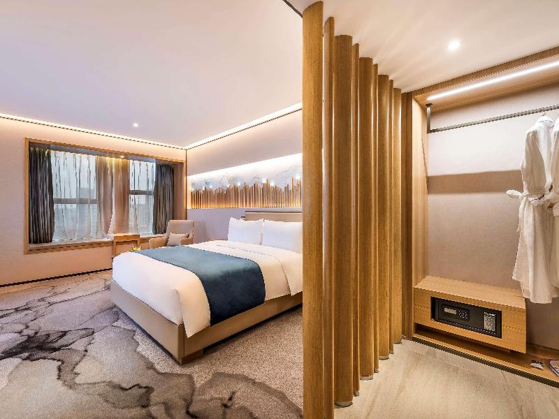 Mercure Chengdu Huapaifang image
