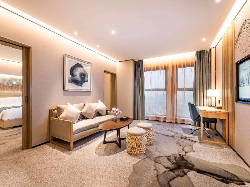Mercure Chengdu Huapaifang image