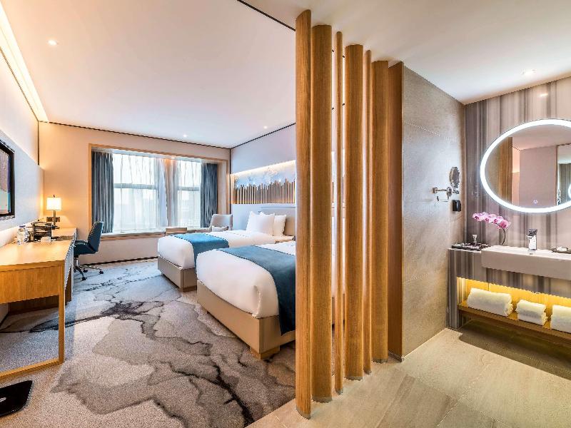 Mercure Chengdu Huapaifang image