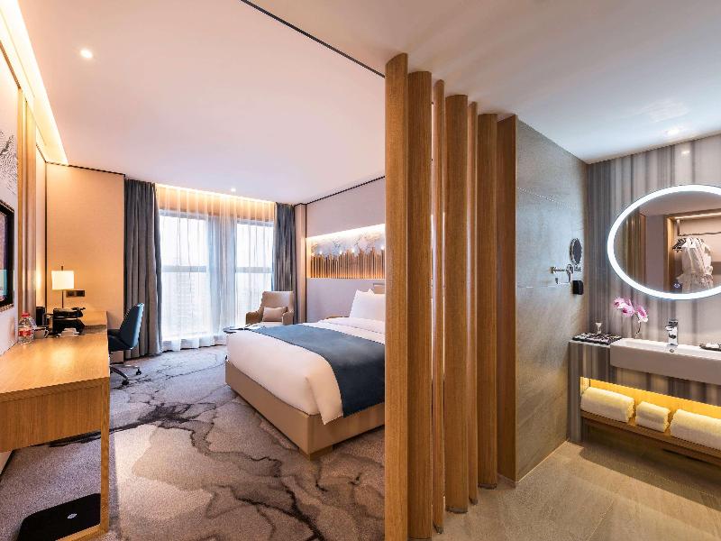 Mercure Chengdu Huapaifang image