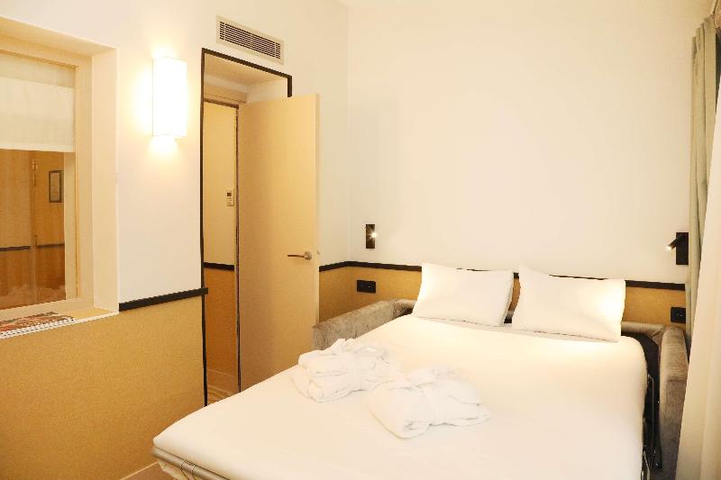 Five Hotel image