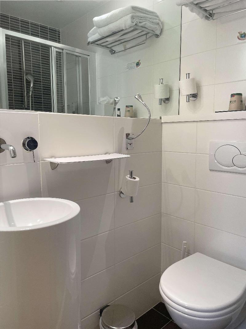 Five Hotel image