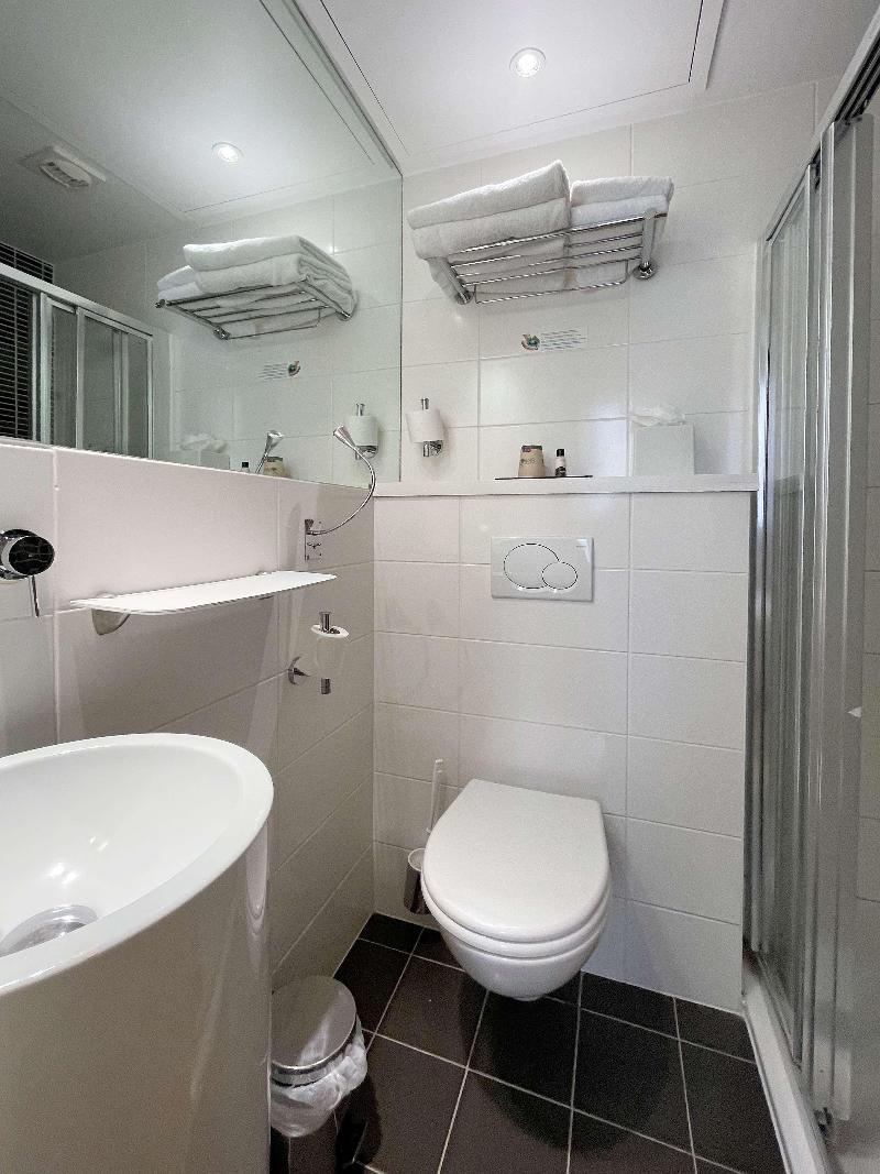Five Hotel image
