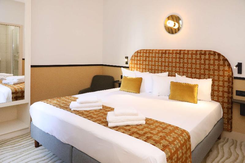 Five Hotel image