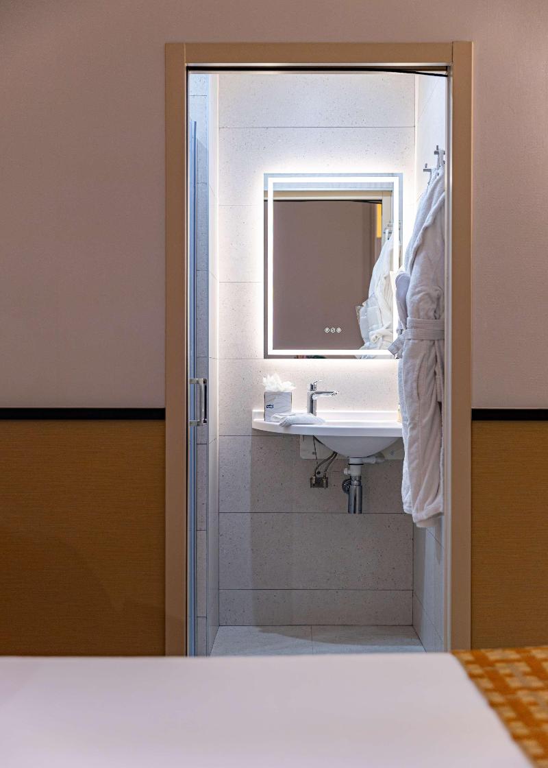Five Hotel image