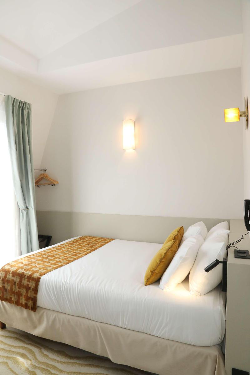 Five Hotel image
