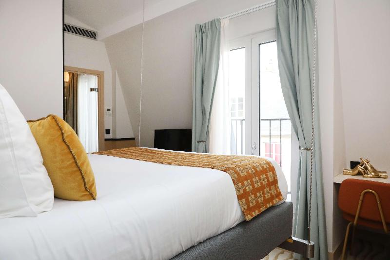 Five Hotel image