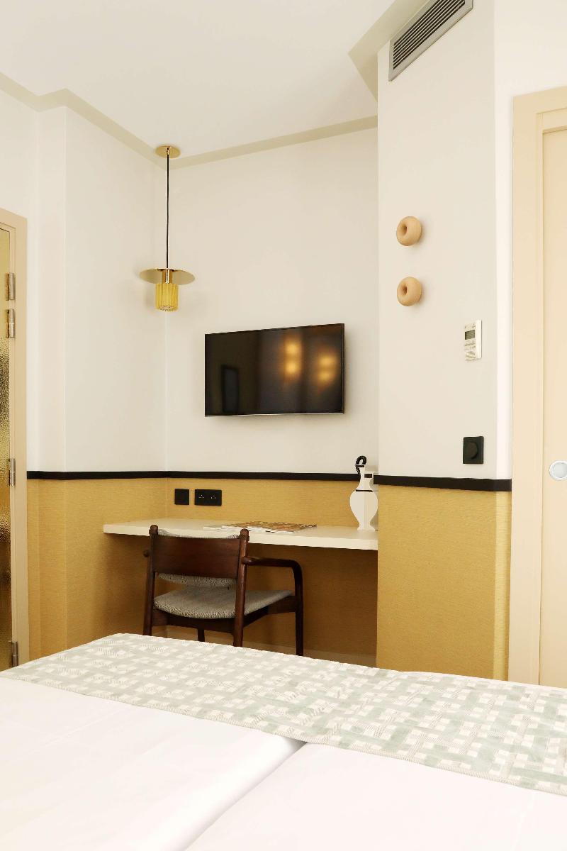 Five Hotel image
