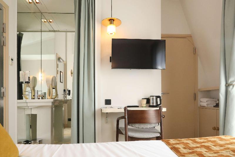 Five Hotel image
