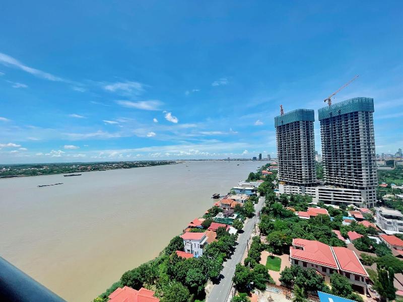 Infinity 28 Condominium image