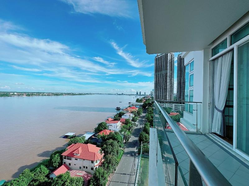 Infinity 28 Condominium image