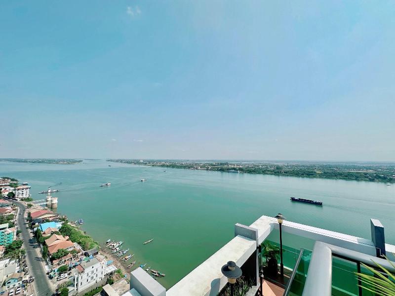Infinity 28 Condominium image