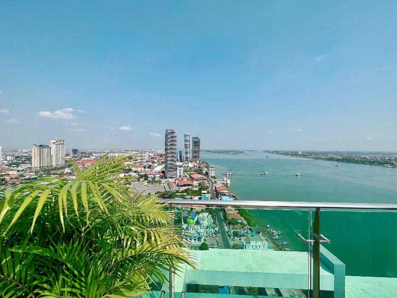 Infinity 28 Condominium image