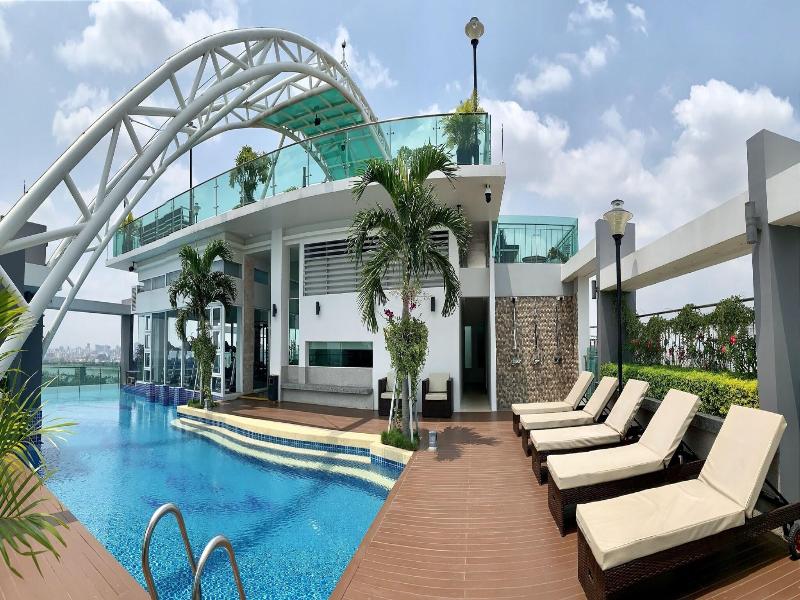 Infinity 28 Condominium image