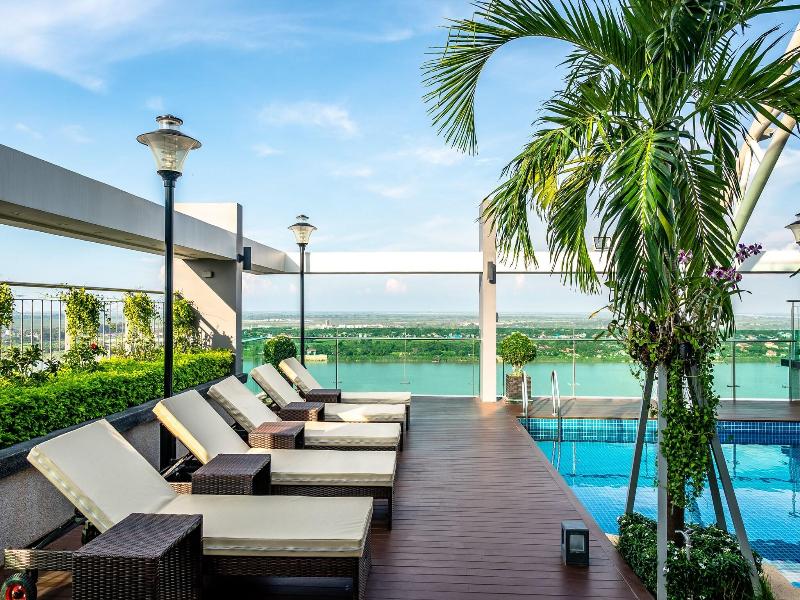 Infinity 28 Condominium image