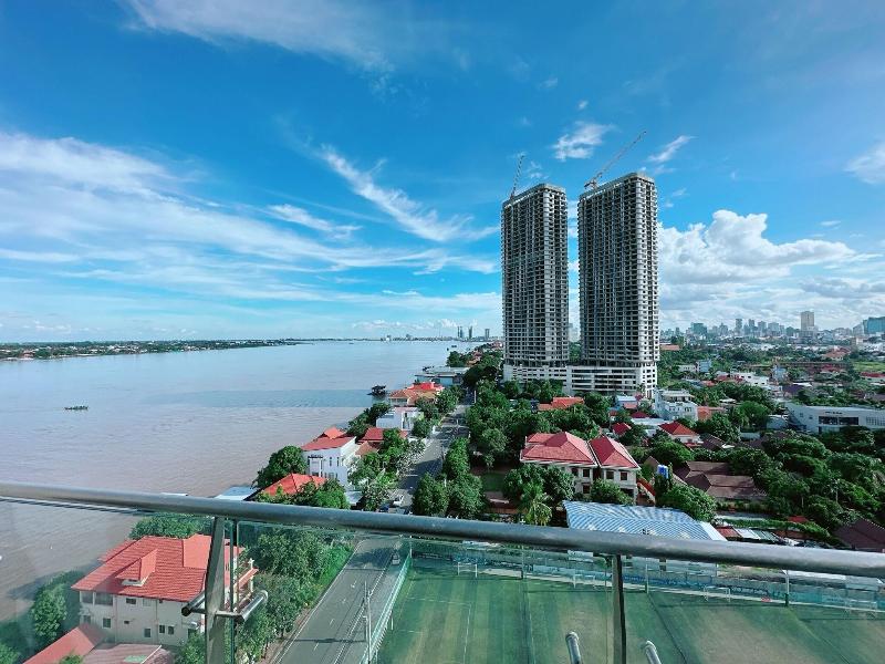 Infinity 28 Condominium image