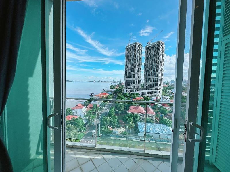Infinity 28 Condominium image