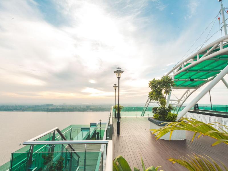 Infinity 28 Condominium image