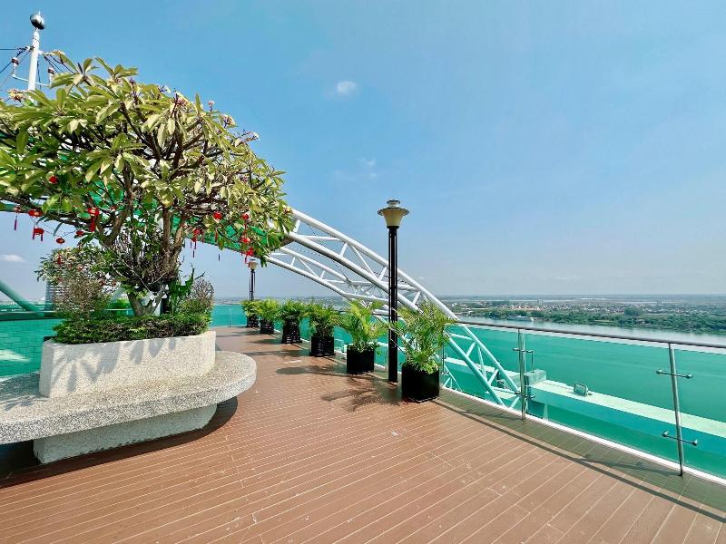 Infinity 28 Condominium image