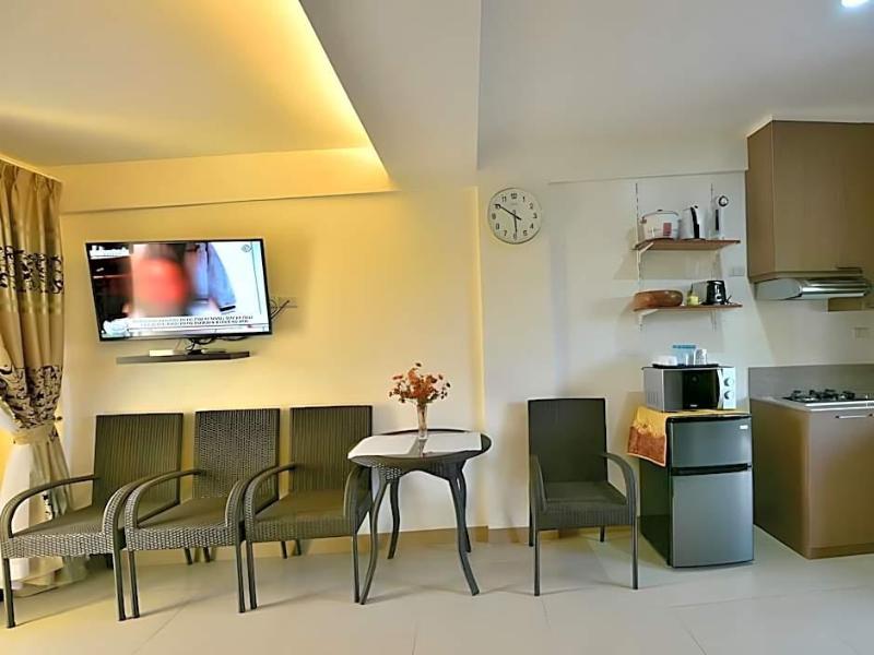 Anahaw Apartments Whitebeach 4