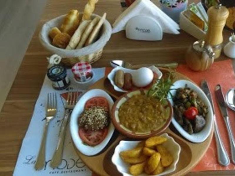 Mena Hotel Tabuk image