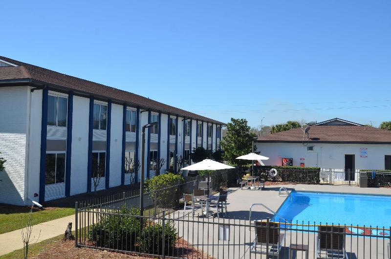 Americas Best Value Inn Suites Foley Gulf Shores image