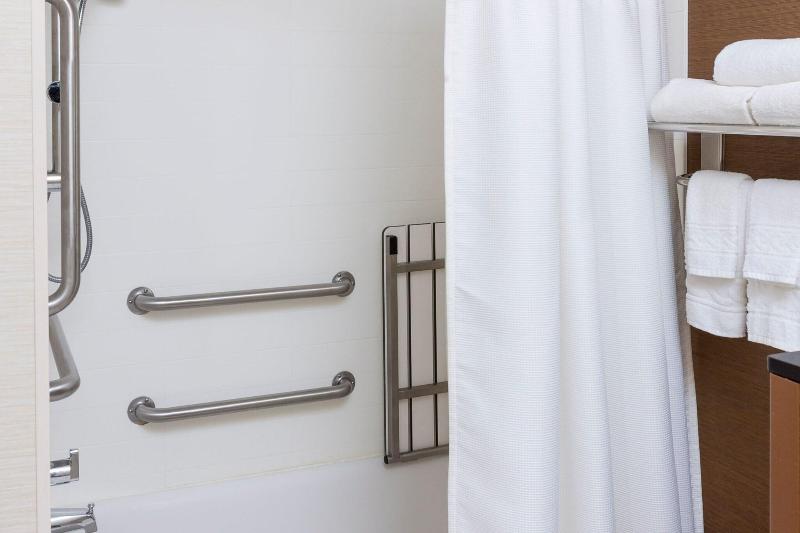 Fairfield Inn Suites Galesbourg image