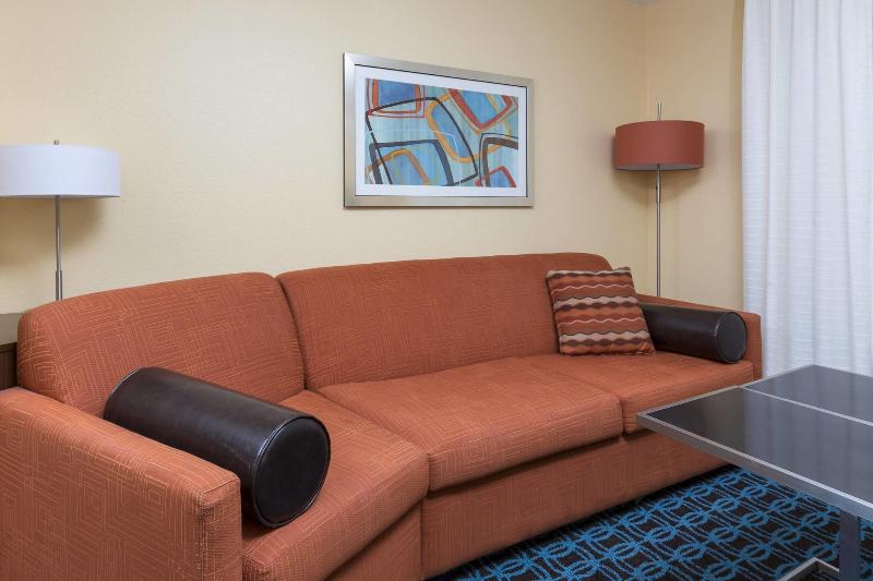 Fairfield Inn Suites Galesbourg image 5