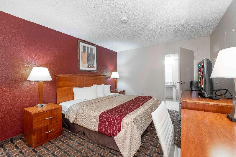 Red Roof Inn and Suites Bossier City