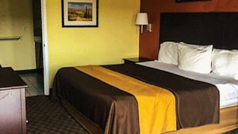 Western Motel Fitzgerald image