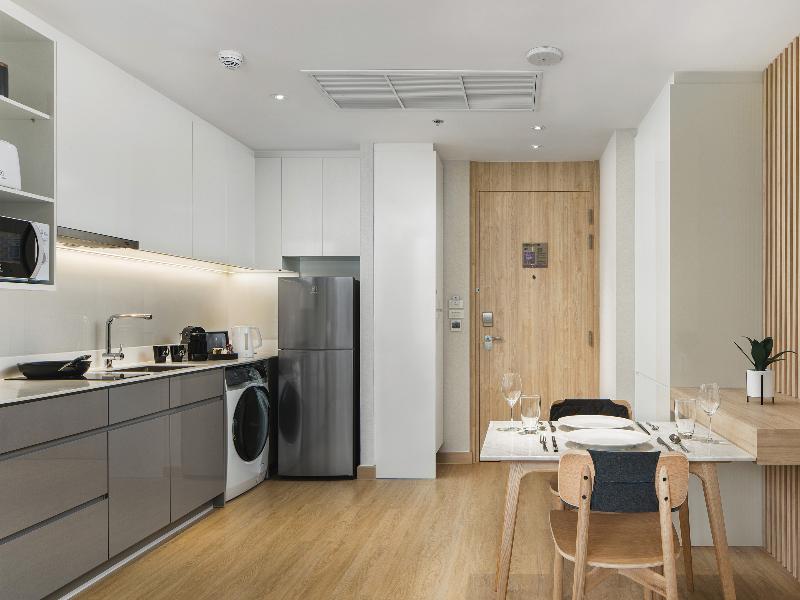 Oakwood Suites Bangkok 3