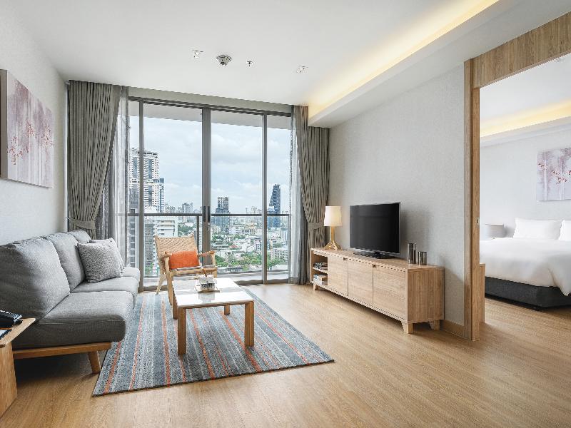 Oakwood Suites Bangkok 5