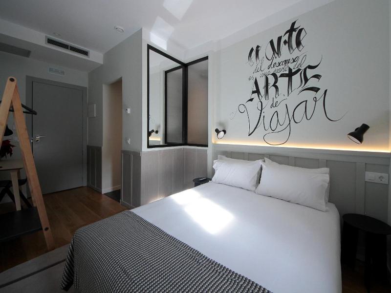 Complutum Hostel image