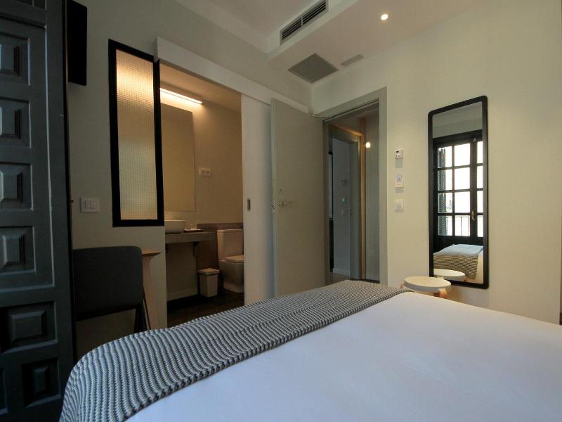 Complutum Hostel image