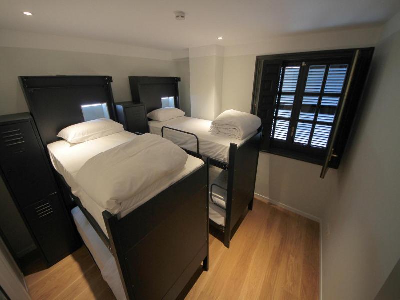 Complutum Hostel image