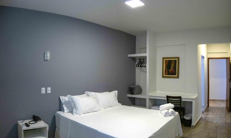 Avenida Park Hotel image