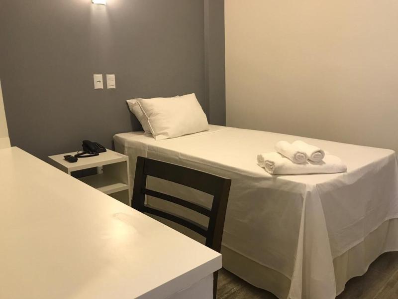 Avenida Park Hotel image