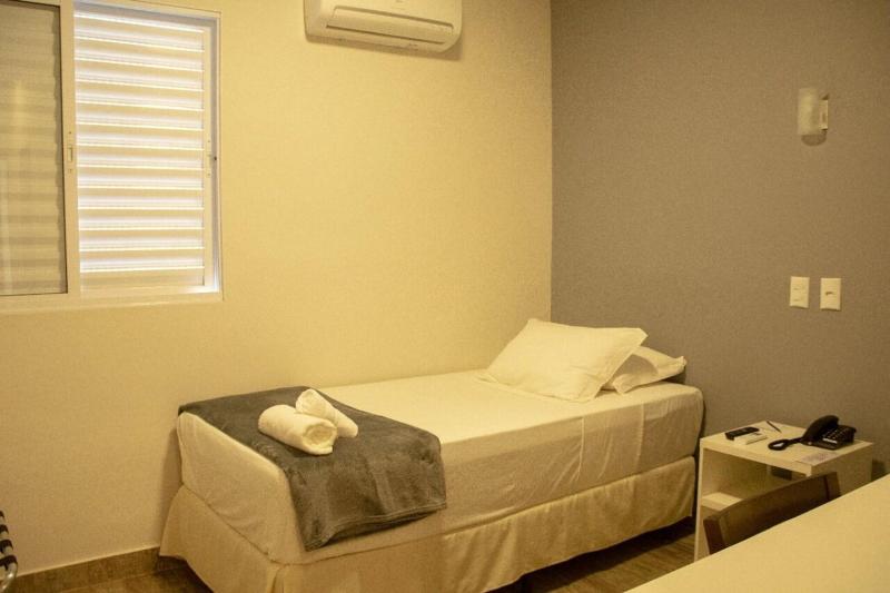 Avenida Park Hotel image